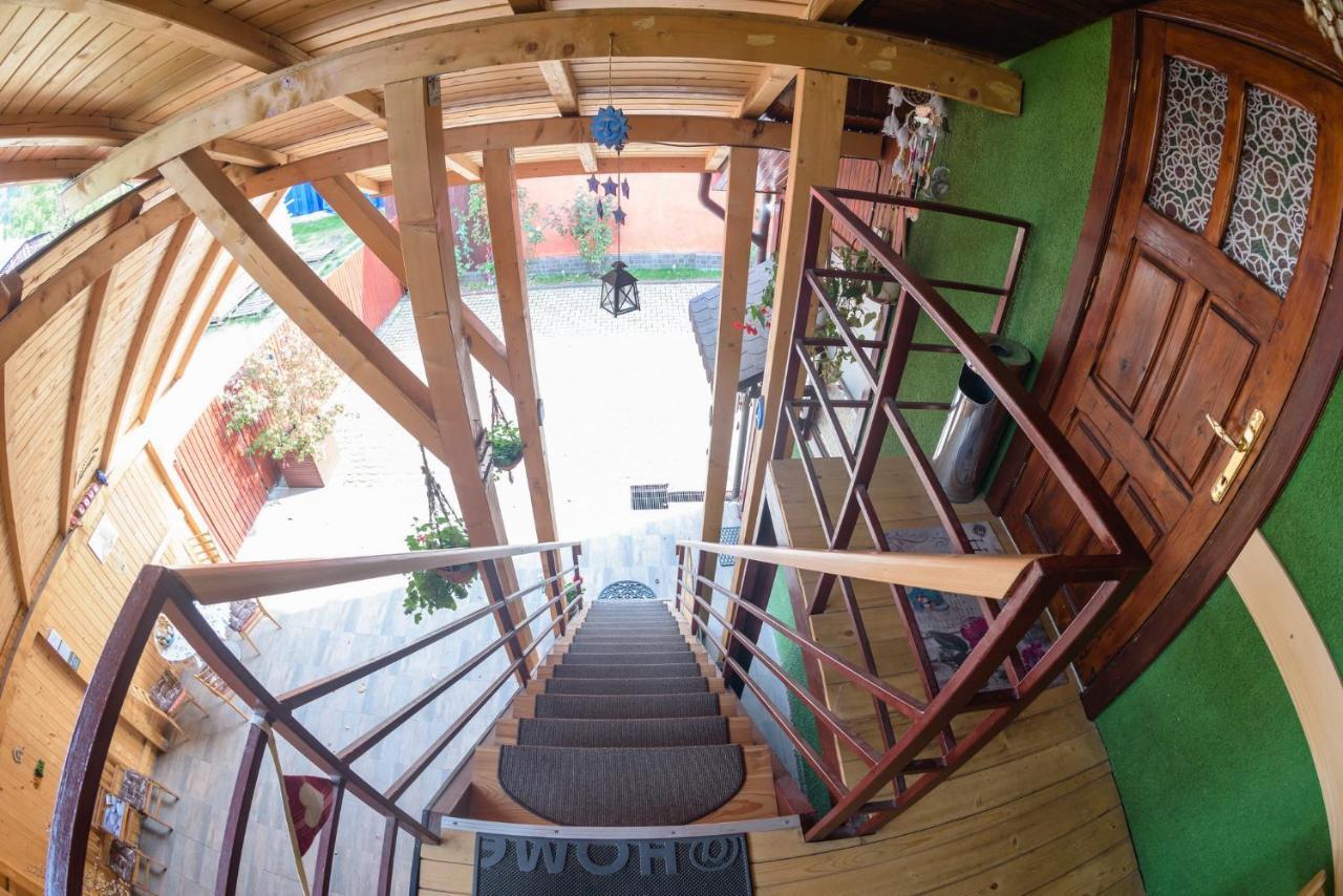 Wooden Attic Apartment Brasov Luaran gambar